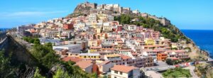 Het kleurrijke Castelsardo dat omhoog klimt naar het kasteel